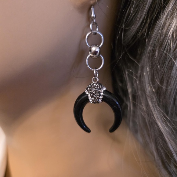 NEW!  Double Horn Moon Witchy Funky Dangle Earrings - Picture 2 of 8